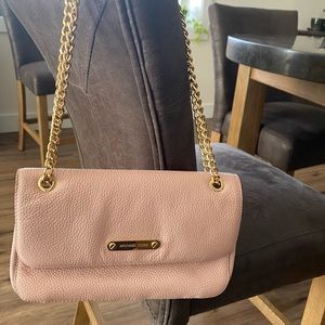 Micheal Kors Jet Set Purse